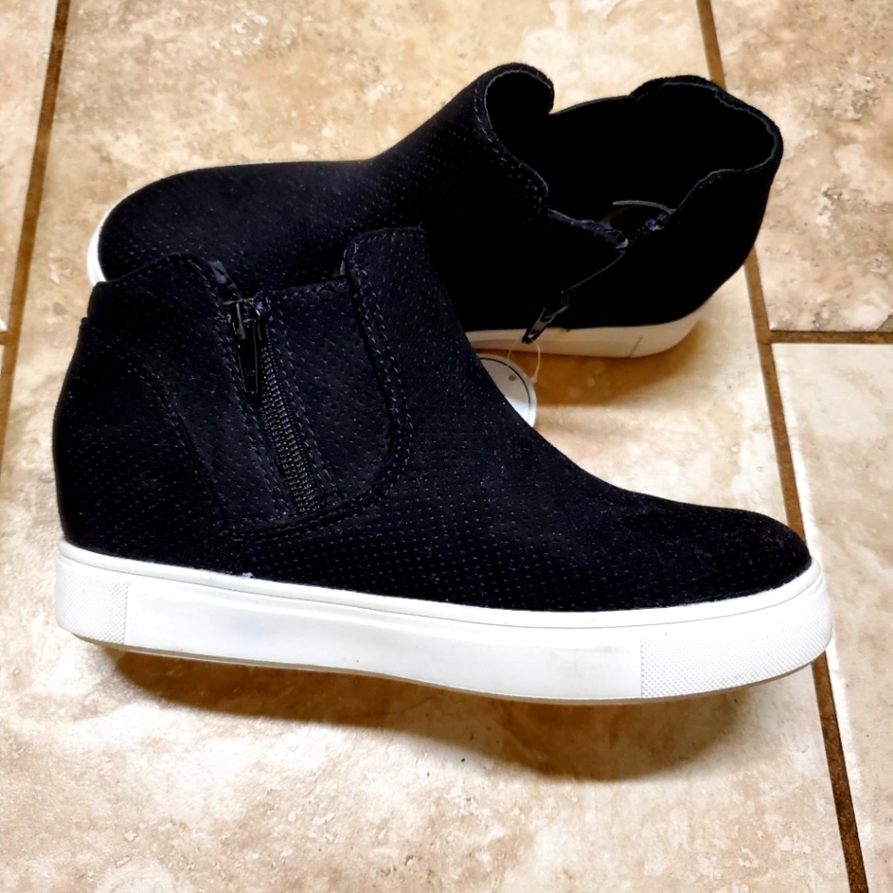 Black suede sneaker shoes new
